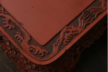 和製アンティーク　明治大正期　経済産業大臣指定伝統的工芸品　村上木彫堆朱　龍・松・富士山が彫り込まれた朱塗りの花台　(R-086125)