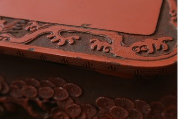 和製アンティーク　明治大正期　経済産業大臣指定伝統的工芸品　村上木彫堆朱　龍・松・富士山が彫り込まれた朱塗りの花台　(R-086125)