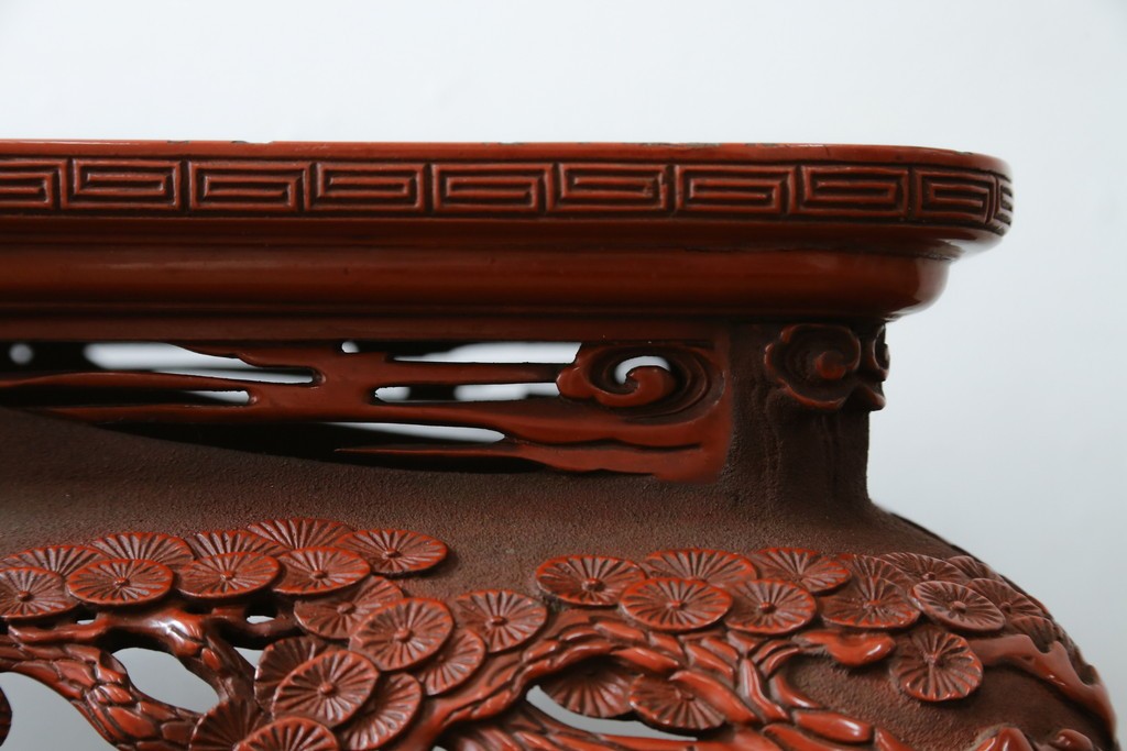 和製アンティーク　明治大正期　経済産業大臣指定伝統的工芸品　村上木彫堆朱　龍・松・富士山が彫り込まれた朱塗りの花台　(R-086125)