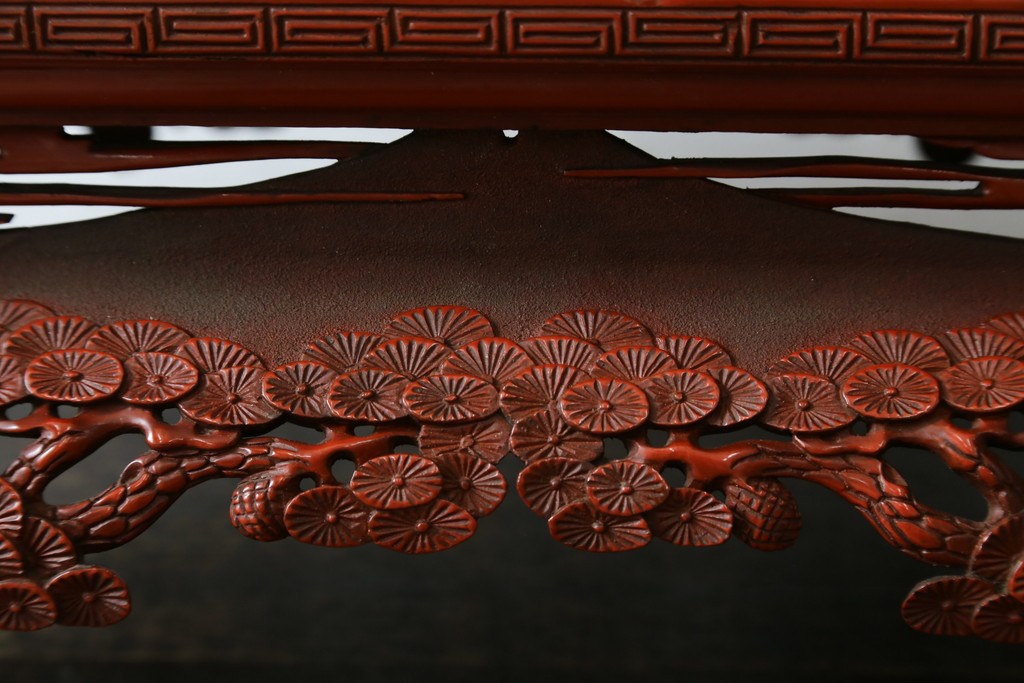 和製アンティーク　明治大正期　経済産業大臣指定伝統的工芸品　村上木彫堆朱　龍・松・富士山が彫り込まれた朱塗りの花台　(R-086125)