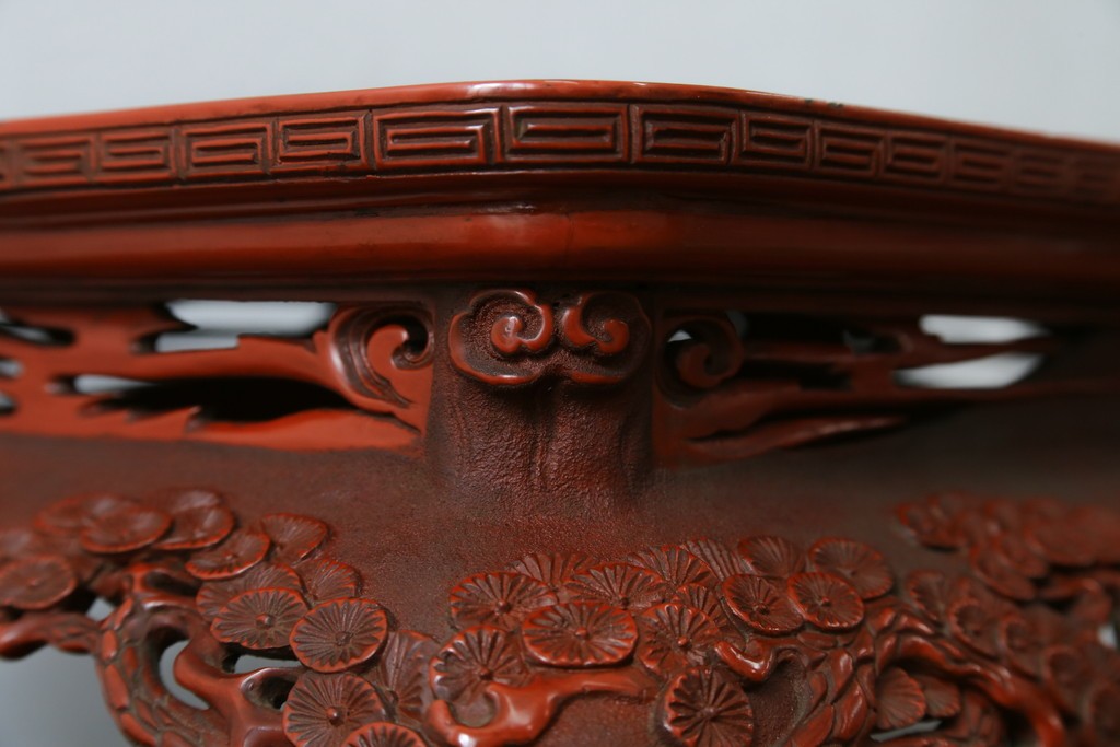 和製アンティーク　明治大正期　経済産業大臣指定伝統的工芸品　村上木彫堆朱　龍・松・富士山が彫り込まれた朱塗りの花台　(R-086125)