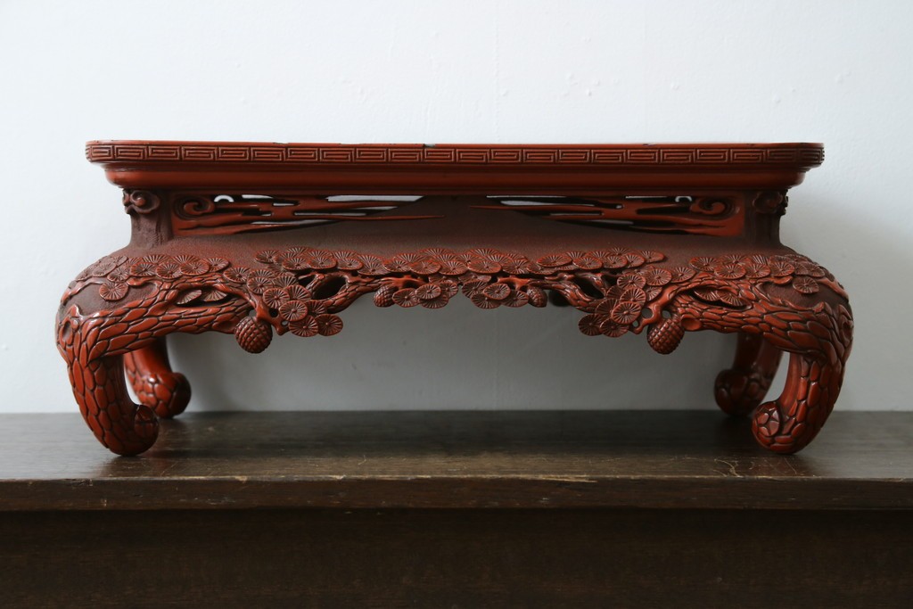 和製アンティーク　明治大正期　経済産業大臣指定伝統的工芸品　村上木彫堆朱　龍・松・富士山が彫り込まれた朱塗りの花台　(R-086125)