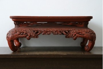 和製アンティーク　明治大正期　経済産業大臣指定伝統的工芸品　村上木彫堆朱　龍・松・富士山が彫り込まれた朱塗りの花台　(R-086125)