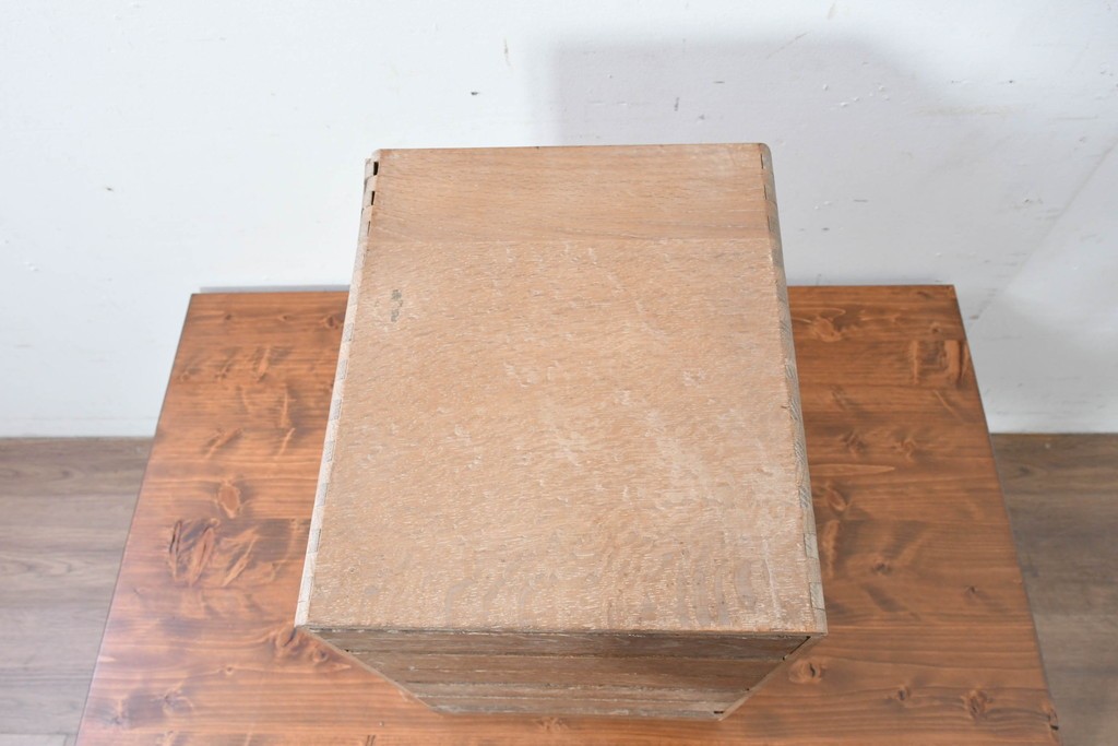 和製ヴィンテージ　ナラ材　古い木味が魅力の6杯小引き出し　(R-086126)