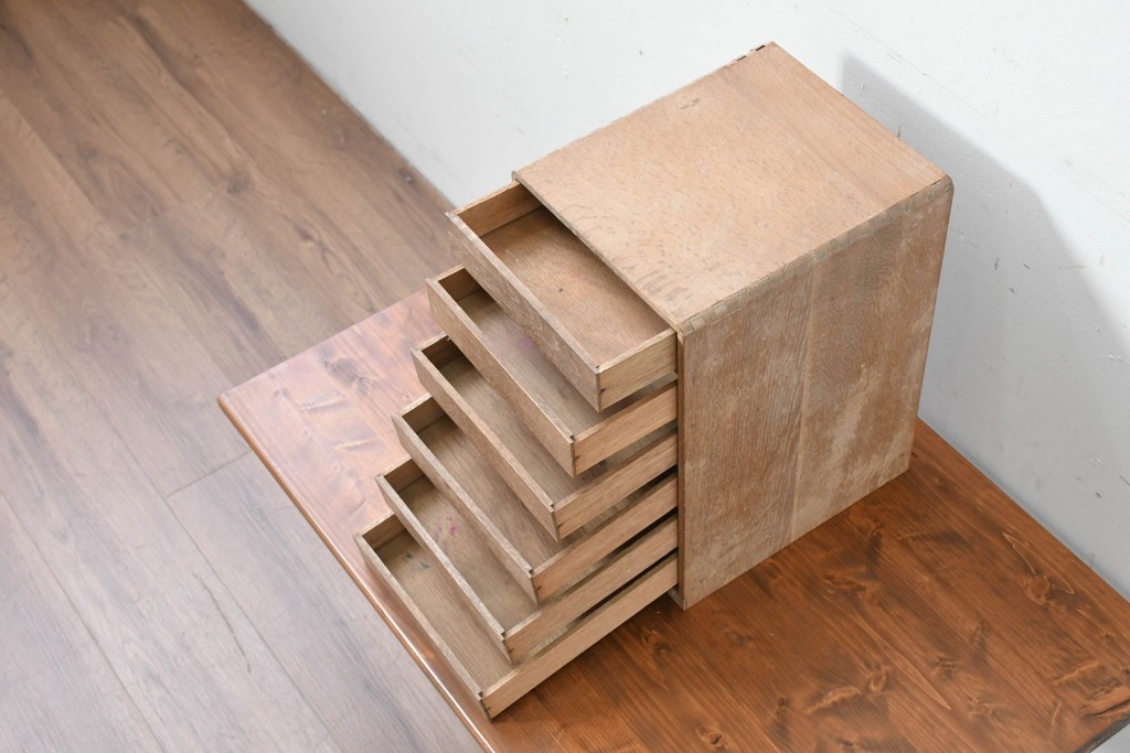 和製ヴィンテージ　ナラ材　古い木味が魅力の6杯小引き出し　(R-086126)