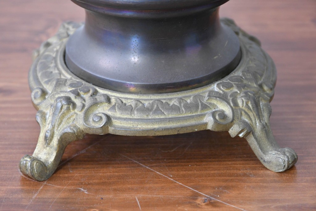 ベルギーアンティーク　Wasmuël(ワスミュエル)社製　真鍮製の装飾と草花の絵付けが優美なマントルピース時計と燭台のセット　(R-086127)