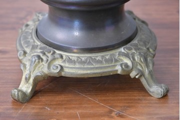 ベルギーアンティーク　Wasmuël(ワスミュエル)社製　真鍮製の装飾と草花の絵付けが優美なマントルピース時計と燭台のセット　(R-086127)