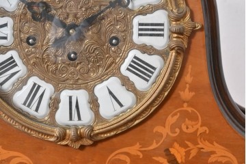 中古　銀座和光取り扱い　イタリア　ARTEM(アルテム)　Hermle(ヘルムレ)　ウエストミンスターチャイム(ゼンマイ式・8日巻き)の象嵌入り置き時計　定価約47万円相当　(R-086128)