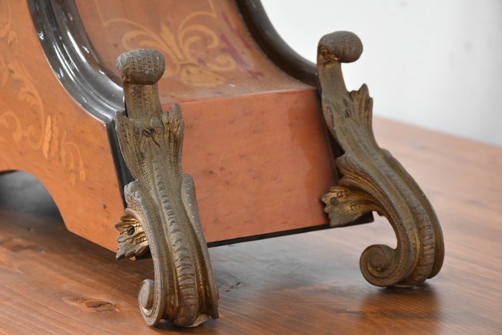 中古　銀座和光取り扱い　イタリア　ARTEM(アルテム)　Hermle(ヘルムレ)　ウエストミンスターチャイム(ゼンマイ式・8日巻き)の象嵌入り置き時計　定価約47万円相当　(R-086128)