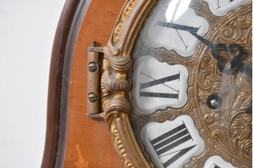 中古　銀座和光取り扱い　イタリア　ARTEM(アルテム)　Hermle(ヘルムレ)　ウエストミンスターチャイム(ゼンマイ式・8日巻き)の象嵌入り置き時計　定価約47万円相当　(R-086128)