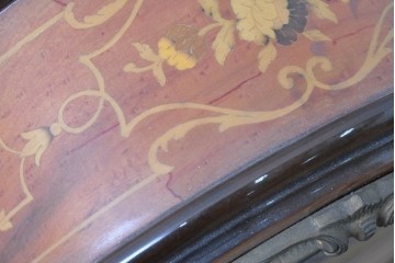 中古　銀座和光取り扱い　イタリア　ARTEM(アルテム)　Hermle(ヘルムレ)　ウエストミンスターチャイム(ゼンマイ式・8日巻き)の象嵌入り置き時計　定価約47万円相当　(R-086128)