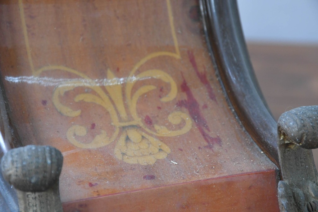 中古　銀座和光取り扱い　イタリア　ARTEM(アルテム)　Hermle(ヘルムレ)　ウエストミンスターチャイム(ゼンマイ式・8日巻き)の象嵌入り置き時計　定価約47万円相当　(R-086128)