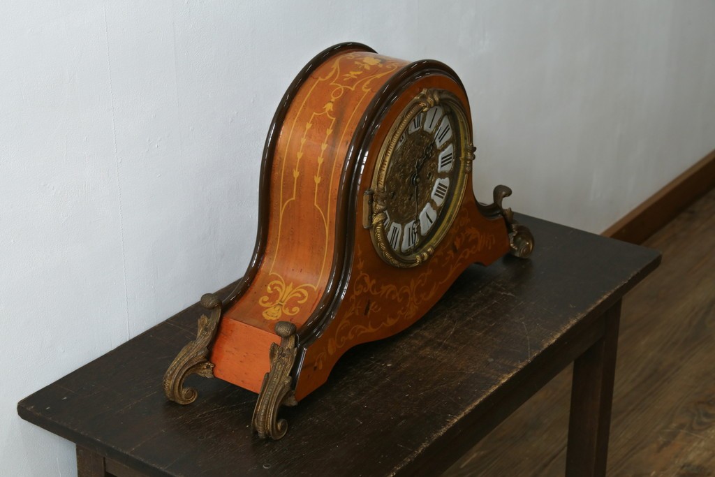 中古　銀座和光取り扱い　イタリア　ARTEM(アルテム)　Hermle(ヘルムレ)　ウエストミンスターチャイム(ゼンマイ式・8日巻き)の象嵌入り置き時計　定価約47万円　(R-086128)