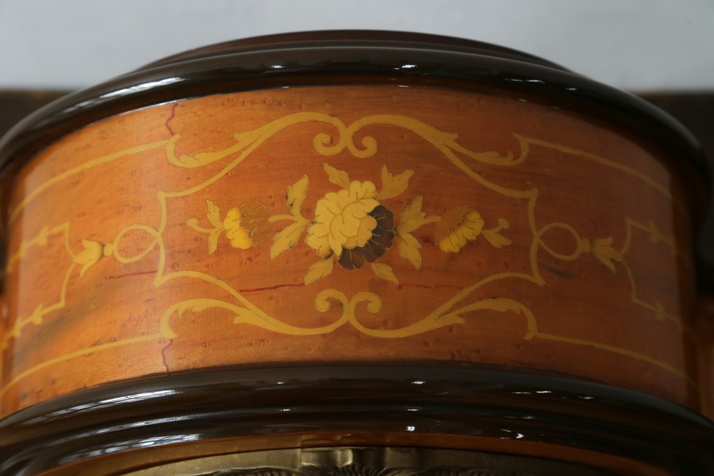 中古　銀座和光取り扱い　イタリア　ARTEM(アルテム)　Hermle(ヘルムレ)　ウエストミンスターチャイム(ゼンマイ式・8日巻き)の象嵌入り置き時計　定価約47万円　(R-086128)