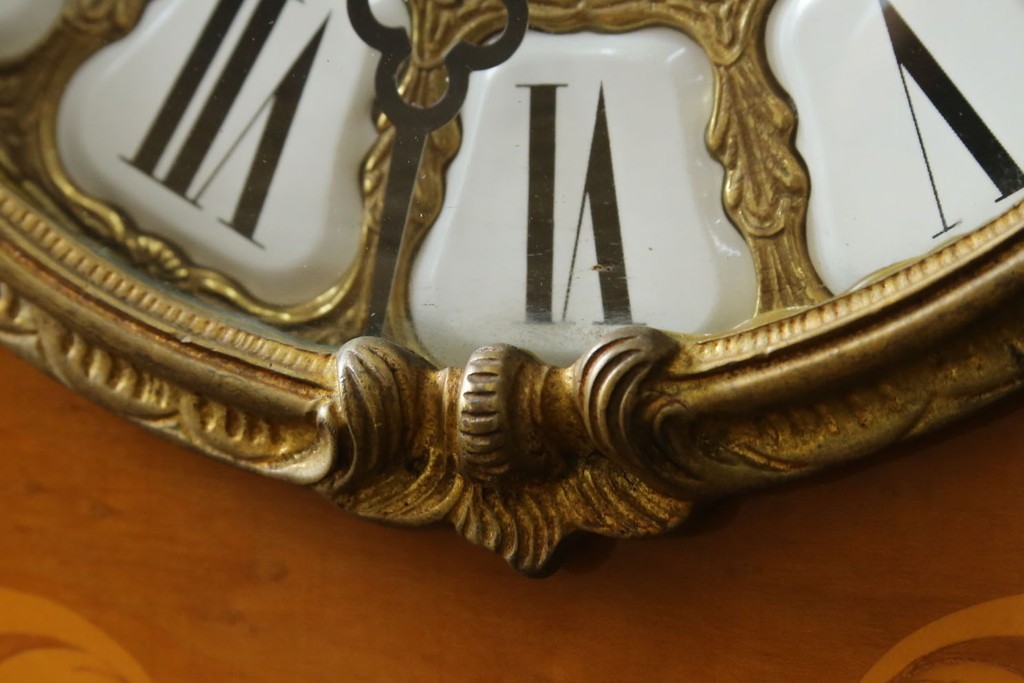 中古　銀座和光取り扱い　イタリア　ARTEM(アルテム)　Hermle(ヘルムレ)　ウエストミンスターチャイム(ゼンマイ式・8日巻き)の象嵌入り置き時計　定価約47万円　(R-086128)