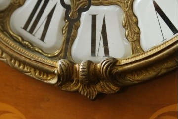 中古　銀座和光取り扱い　イタリア　ARTEM(アルテム)　Hermle(ヘルムレ)　ウエストミンスターチャイム(ゼンマイ式・8日巻き)の象嵌入り置き時計　定価約47万円　(R-086128)