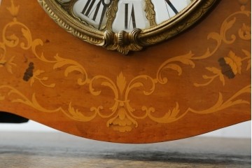 中古　銀座和光取り扱い　イタリア　ARTEM(アルテム)　Hermle(ヘルムレ)　ウエストミンスターチャイム(ゼンマイ式・8日巻き)の象嵌入り置き時計　定価約47万円　(R-086128)