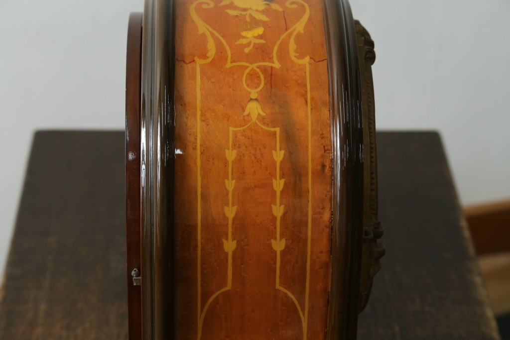 中古　銀座和光取り扱い　イタリア　ARTEM(アルテム)　Hermle(ヘルムレ)　ウエストミンスターチャイム(ゼンマイ式・8日巻き)の象嵌入り置き時計　定価約47万円　(R-086128)