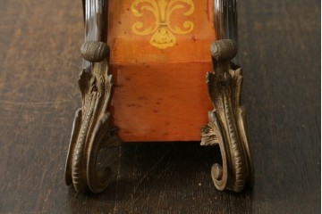中古　銀座和光取り扱い　イタリア　ARTEM(アルテム)　Hermle(ヘルムレ)　ウエストミンスターチャイム(ゼンマイ式・8日巻き)の象嵌入り置き時計　定価約47万円　(R-086128)