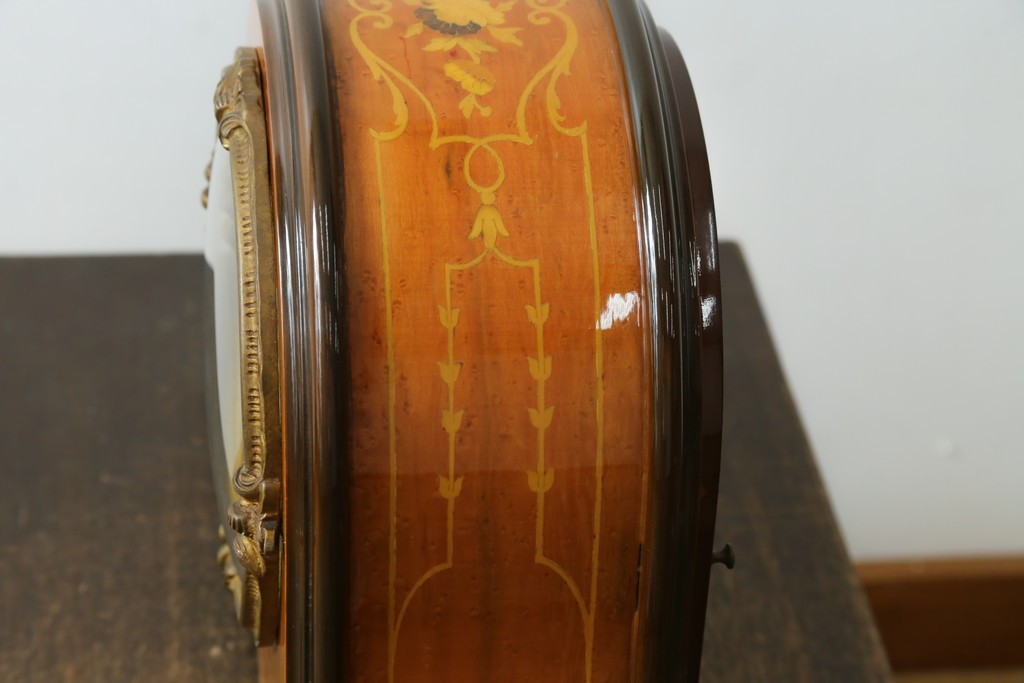 中古　銀座和光取り扱い　イタリア　ARTEM(アルテム)　Hermle(ヘルムレ)　ウエストミンスターチャイム(ゼンマイ式・8日巻き)の象嵌入り置き時計　定価約47万円　(R-086128)