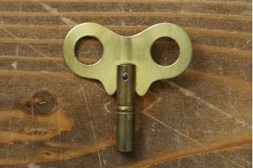 中古　銀座和光取り扱い　イタリア　ARTEM(アルテム)　Hermle(ヘルムレ)　ウエストミンスターチャイム(ゼンマイ式・8日巻き)の象嵌入り置き時計　定価約47万円　(R-086128)
