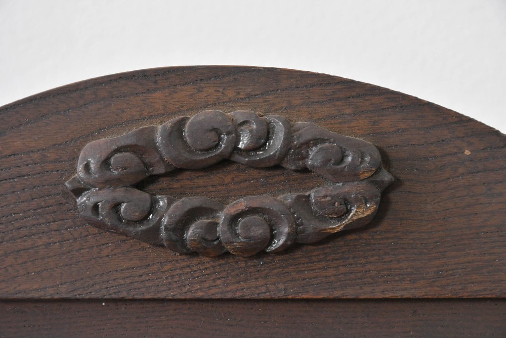 和製アンティーク　大正期　横浜エムズイ商会　TRADE(Z)MARK(トレードマーク)　彫刻装飾がアクセントの掛け時計　(R-086130)