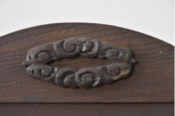 和製アンティーク　大正期　横浜エムズイ商会　TRADE(Z)MARK(トレードマーク)　彫刻装飾がアクセントの掛け時計　(R-086130)