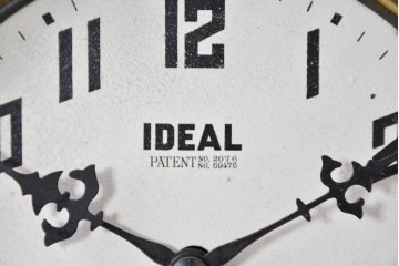 和製アンティーク　大正期　小栗時計製造所　IDEAL(アイデアル)　意匠ガラス扉が目を惹く掛け時計　(R-086131)