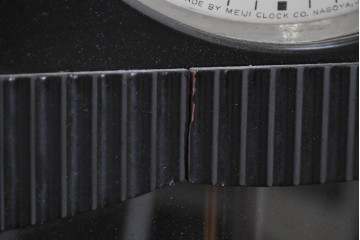 和製アンティーク　Meiji(明治時計社)　彫刻装飾が映える縦長の掛け時計　(R-086133)