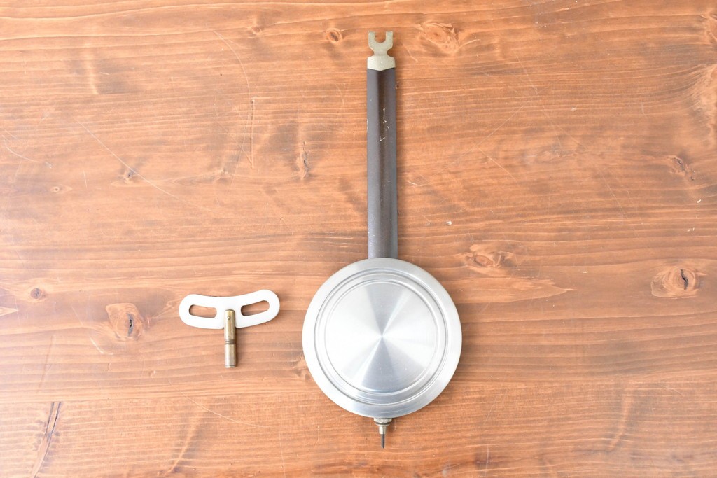 和製アンティーク　Meiji(明治時計社)　彫刻装飾が映える縦長の掛け時計　(R-086133)