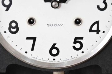 和製アンティーク　Meiji(明治時計社)　彫刻装飾が映える縦長の掛け時計　(R-086133)