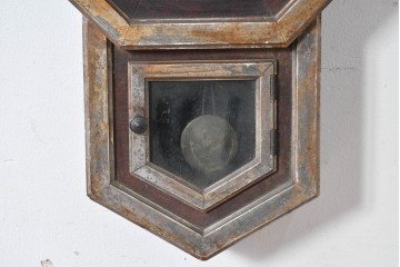 アメリカアンティーク　WATERBURY CLOCK CO.(ウォーターベリー)　使い古した風合いが味わい深い八角振り子時計　(R-086134)