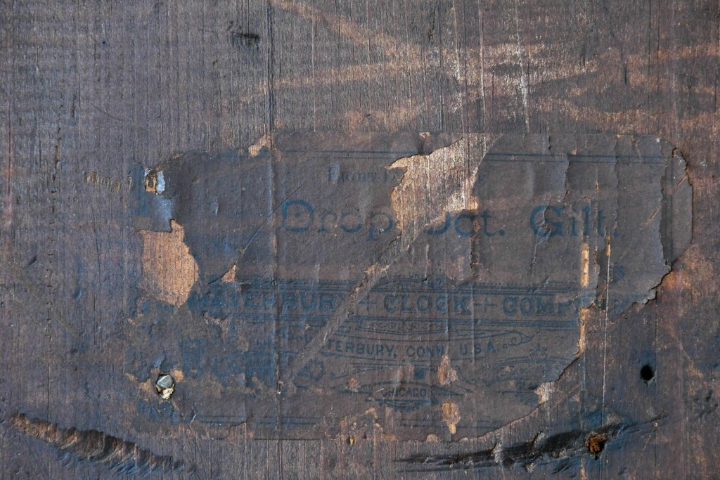 アメリカアンティーク　WATERBURY CLOCK CO.(ウォーターベリー)　使い古した風合いが味わい深い八角振り子時計　(R-086134)