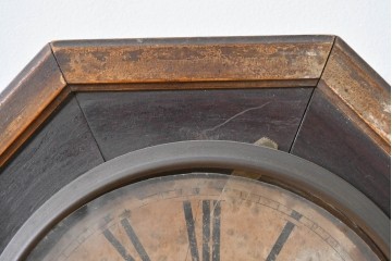アメリカアンティーク　WATERBURY CLOCK CO.(ウォーターベリー)　使い古した風合いが味わい深い八角振り子時計　(R-086134)