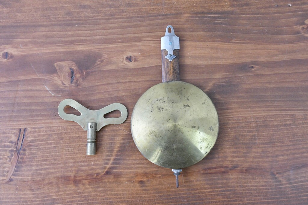 和製アンティーク　味わいのある木目が魅力の振り子時計　(R-086137)