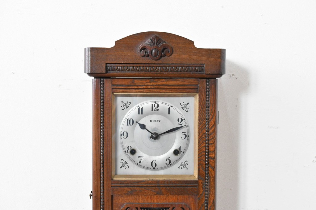 和製アンティーク　クラシカルな装飾彫刻が美しい振り子時計　(R-086138)