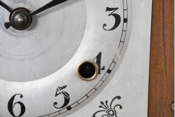 和製アンティーク　クラシカルな装飾彫刻が美しい振り子時計　(R-086138)