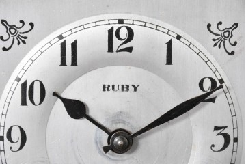 和製アンティーク　クラシカルな装飾彫刻が美しい振り子時計　(R-086138)