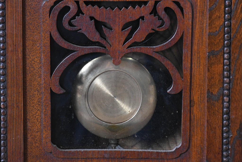 和製アンティーク　クラシカルな装飾彫刻が美しい振り子時計　(R-086138)