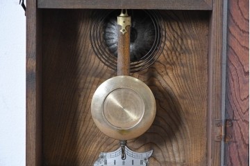 和製アンティーク　クラシカルな装飾彫刻が美しい振り子時計　(R-086138)