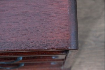 中古　希少な廃番品　欅(ケヤキ)材　コンパクトにまとまる折り畳み式文机　(R-086142)