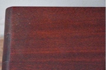 中古　希少な廃番品　欅(ケヤキ)材　コンパクトにまとまる折り畳み式文机　(R-086142)