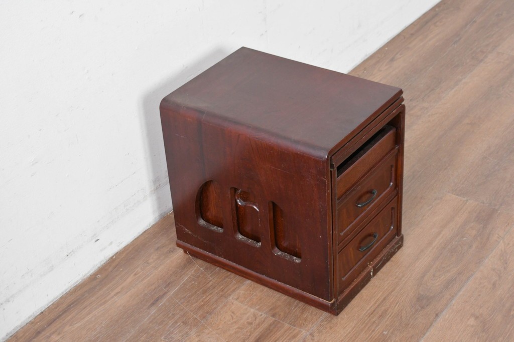 中古　希少な廃番品　欅(ケヤキ)材　コンパクトにまとまる折り畳み式文机　(R-086142)