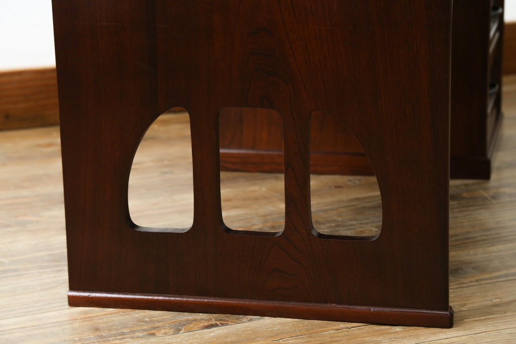 中古　希少な廃番品　欅(ケヤキ)材　コンパクトにまとまる折り畳み式文机　(R-086142)