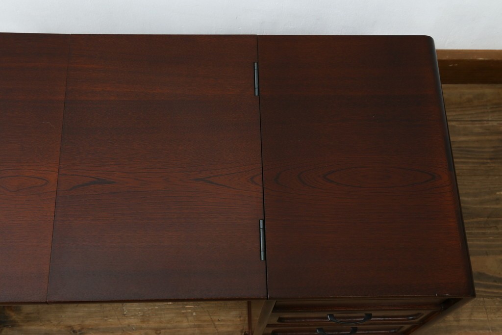 中古　希少な廃番品　欅(ケヤキ)材　コンパクトにまとまる折り畳み式文机　(R-086142)