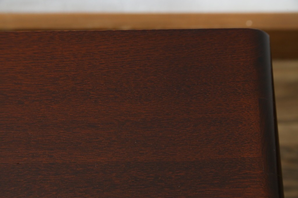 中古　希少な廃番品　欅(ケヤキ)材　コンパクトにまとまる折り畳み式文机　(R-086142)