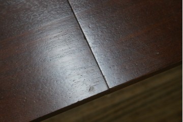 中古　希少な廃番品　欅(ケヤキ)材　コンパクトにまとまる折り畳み式文机　(R-086142)