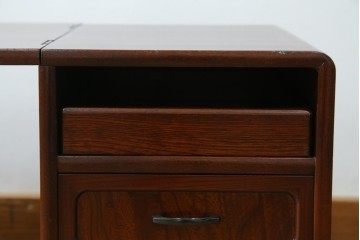 中古　希少な廃番品　欅(ケヤキ)材　コンパクトにまとまる折り畳み式文机　(R-086142)