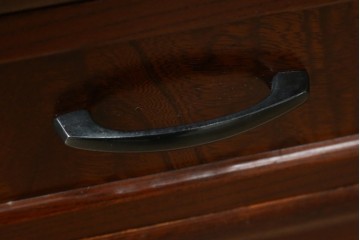 中古　希少な廃番品　欅(ケヤキ)材　コンパクトにまとまる折り畳み式文机　(R-086142)