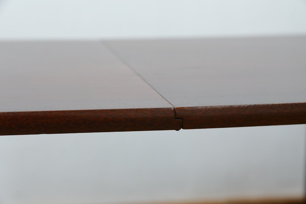 中古　希少な廃番品　欅(ケヤキ)材　コンパクトにまとまる折り畳み式文机　(R-086142)